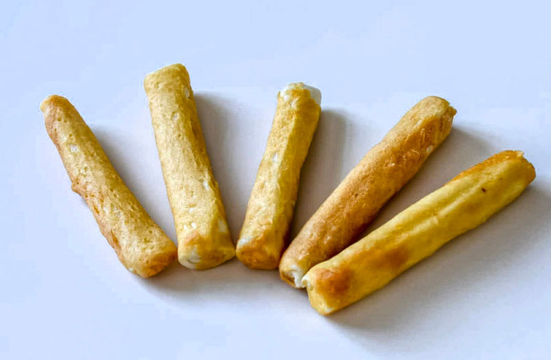 Chicken rolled with wet precessed rawhide bone 